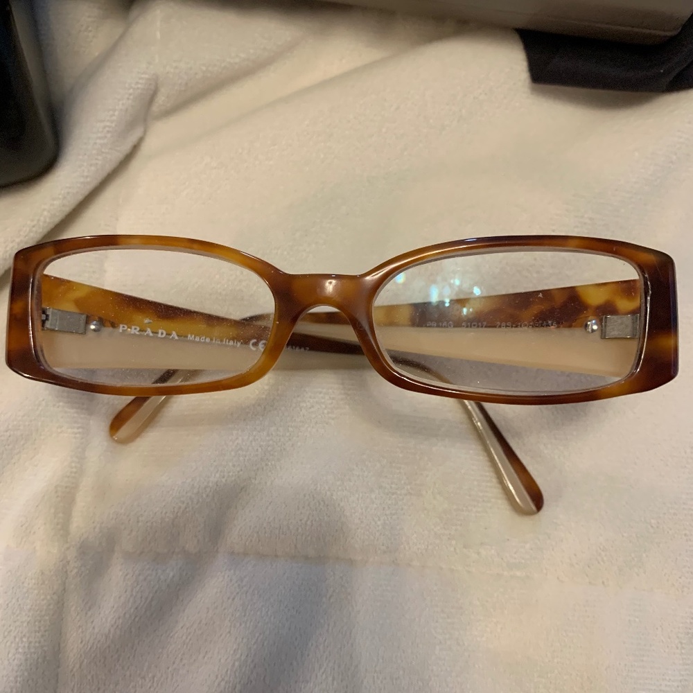 Prada eyeglasses cream *GIVE ME AN OFFER TRYING TO CLEAN OUT*
